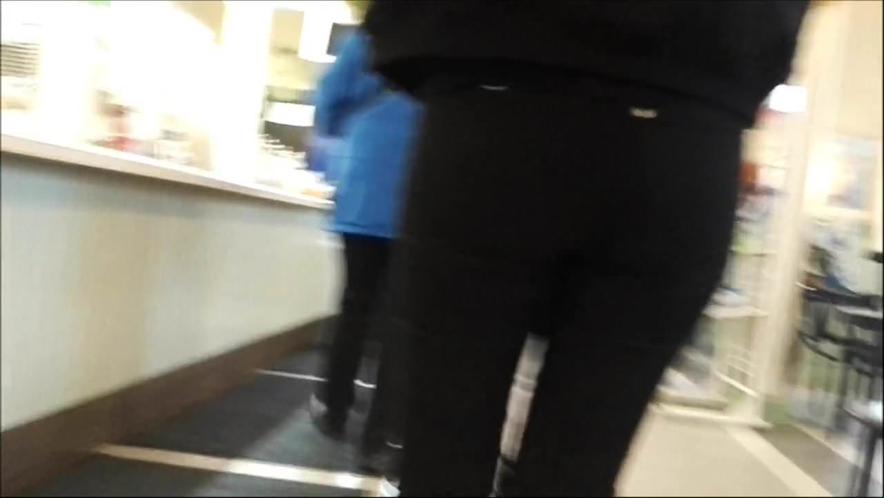 teen ass in tight jeans hidden cam